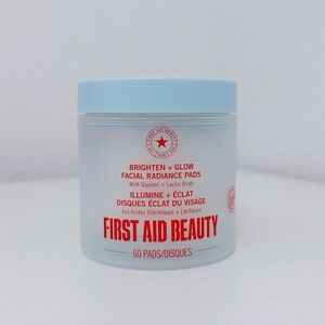 FIRST AID BEAUTY Brighten + Glow Facial Radiance Pads (60 pads)